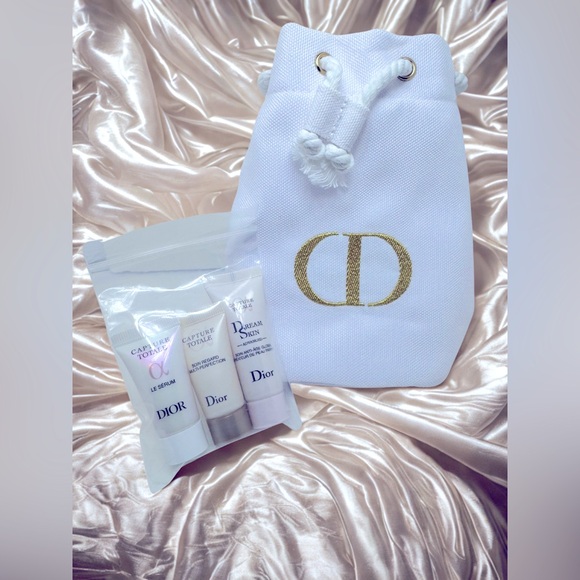Dior Logo Bucket Bag W Skincare Set Totale Skincare New Rare Exclusive